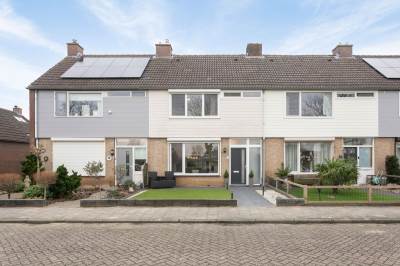 Woning Juliana van Stolbergstraat 67 Veen