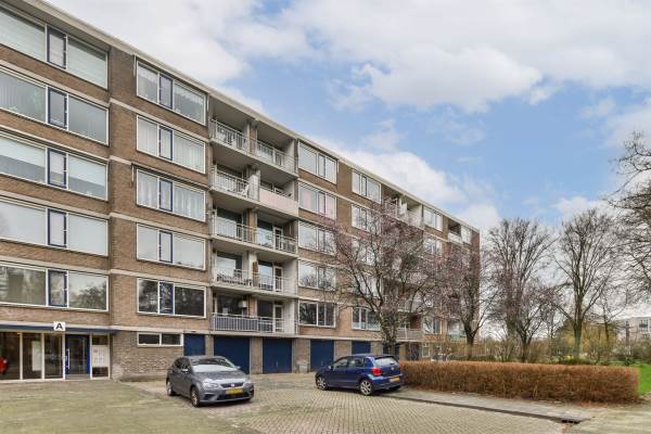 Woning Burgemeester Caan van Necklaan 132 Leidschendam
