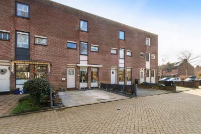 Woning Henriëtte Roland Holst-erf 17 Dordrecht
