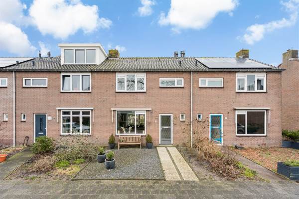 Woning Anjelierlaan 25 Lutjebroek