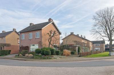 Woning Graaf van Loonstraat 32 Born
