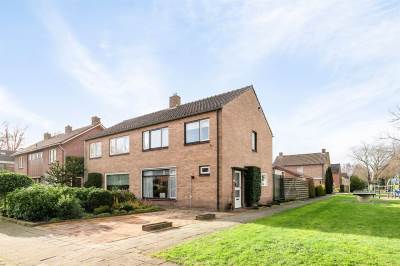 Woning van Laarstraat 2 Heino