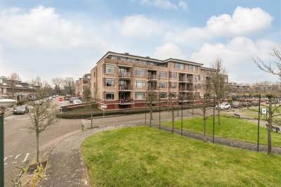 Woning Lindehof 76 's-Gravendeel