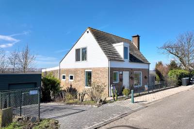 Woning Bloemendijk 28 Dinteloord