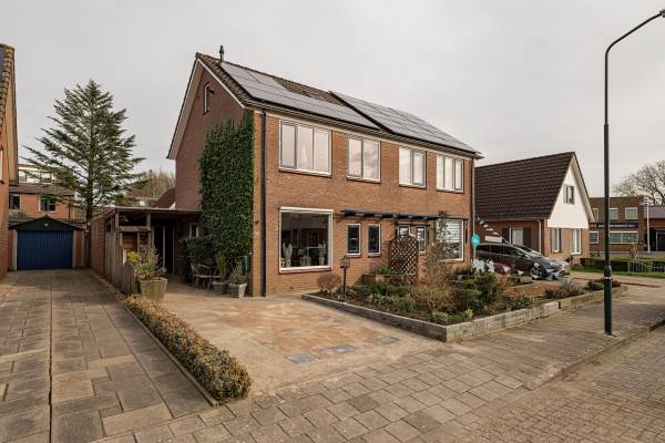 Woning Wethouder van Akenstraat 32 Est