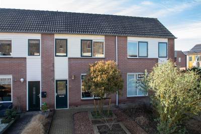 Woning Dokter van Wieringenstraat 4 Waardenburg