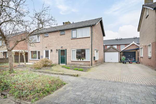 Woning Burg. Weimalaan 16 Nijeveen