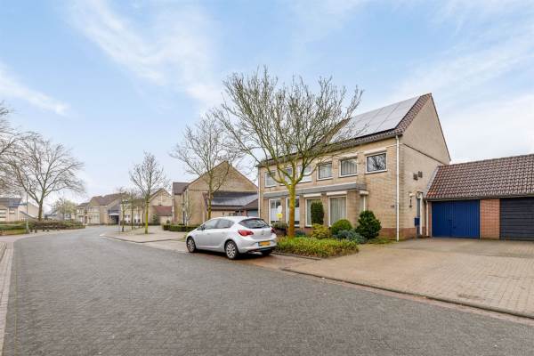 Woning Van Bronckhorststraat 12 Horst