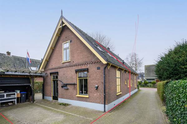 Woning Koningin Julianastraat 32 Huizen