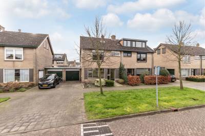 Woning Lindenlaan 11 Klaaswaal