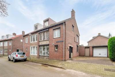 Woning Pastoor van Eijsstraat 11 Geleen