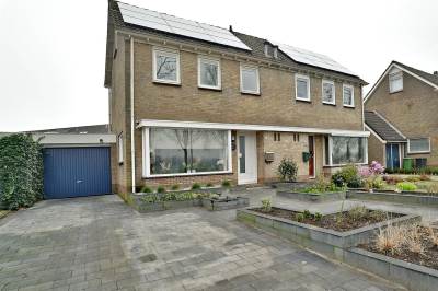 Woning Boveneind 82 Leek