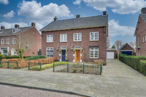 Woning Burgemeester Sweensplein 25 Rijen