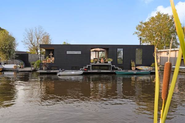 Woning Broekermeerdijk 23ws Broek in Waterland