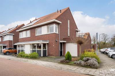 Woning Prins Frisohof 2 Sint-Maartensdijk