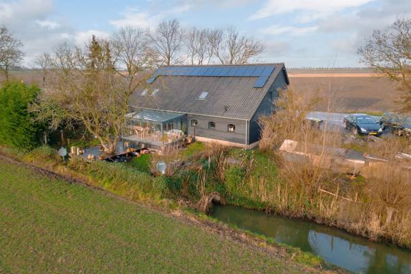 Woning Middelsluissedijk OZ 90 Numansdorp