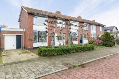 Woning Stationsweg 29 Oude-Tonge