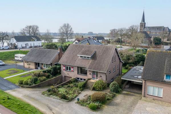 Woning van Rechterenstraat 2 Appeltern