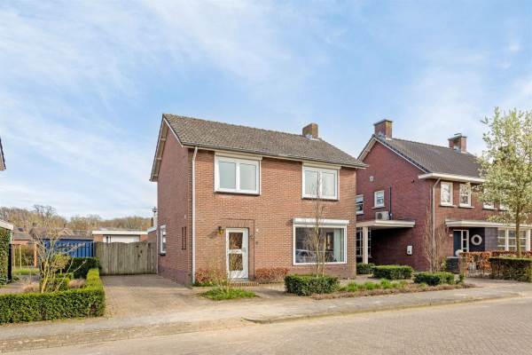 Woning Burg. v. Cannstraat 6 Helden