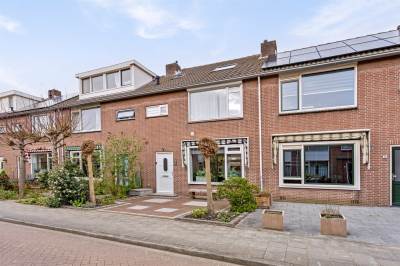 Woning van Harteveldstraat 10 Roelofarendsveen