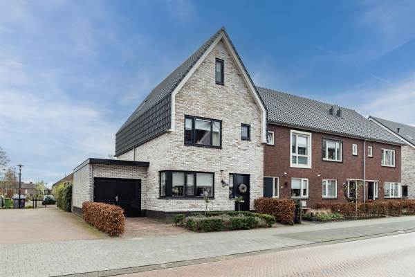 Woning Dokter van de Kolkstraat 11 Nijkerkerveen