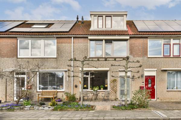 Woning Anna Reynvaanstraat 13 Heemskerk