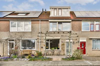 Woning Anna Reynvaanstraat 13 Heemskerk