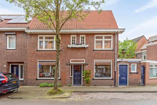 Woning Paus Adriaanstraat 1 Tilburg
