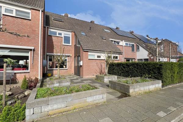 Woning Ring 100 Hendrik-Ido-Ambacht