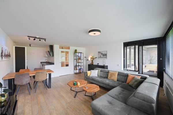 Woning Lokkertsemolenweg 264 Hoogvliet Rotterdam