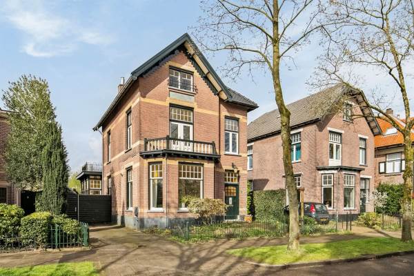 Woning Jhr. Mr. G.W. Molleruslaan 13 Apeldoorn