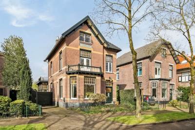 Woning Jhr. Mr. G.W. Molleruslaan 13 Apeldoorn