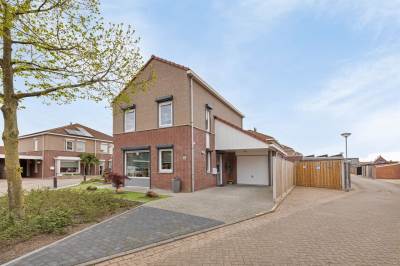 Woning Wim van Eststraat 2 St. Willebrord