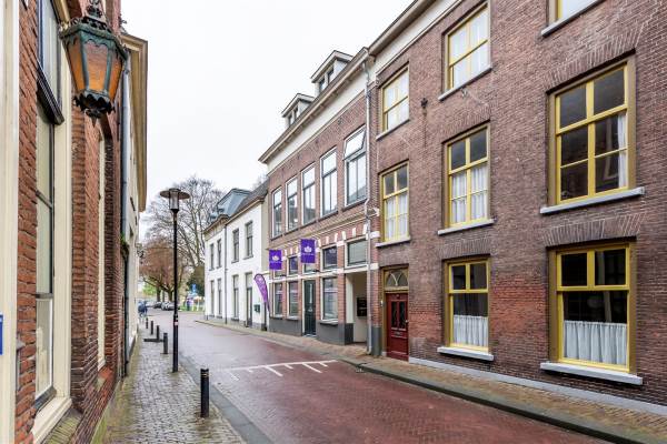 Woning St. Walburgstraat 812 Tiel