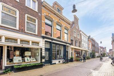 Woning Kleine Houtstraat 75Zwart Haarlem
