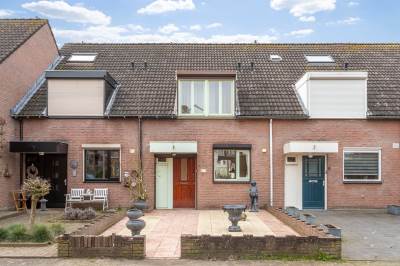 Woning Burgemeester van Houtplein 8 Vlijmen