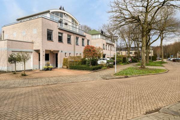 Woning Dr. den Uylpark 15 Ede