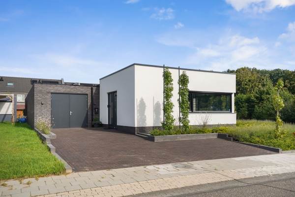 Woning Pastoor Schoerenhof 7 Heel