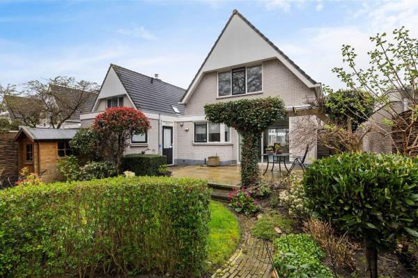 Woning Ferdinand Bolstraat 12 Hendrik-Ido-Ambacht