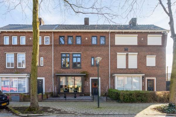 Woning Baron van Tuyll van Serooskerkenstraat 10 Geldrop