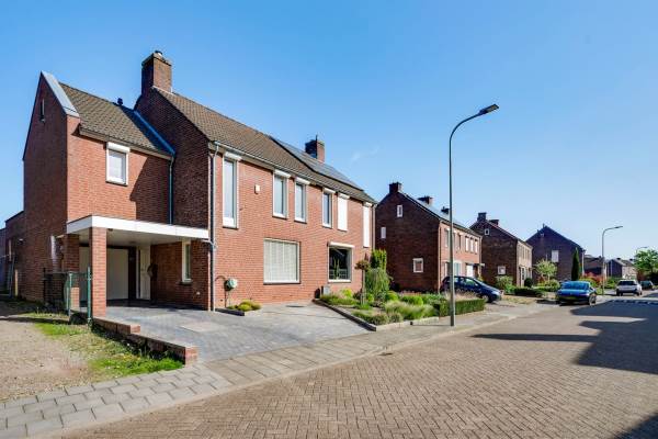 Woning Hondsbroek 11 Born