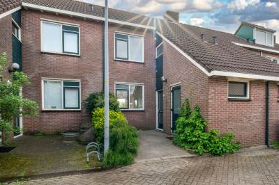 Woning C.J. Allertshof 12 Graft