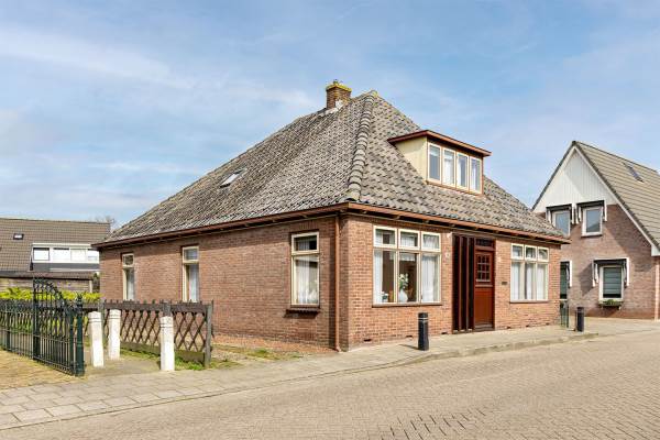 Woning Nieuwstraat 14 Hippolytushoef