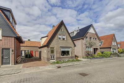 Woning van Velzenstraat 24 Wervershoof