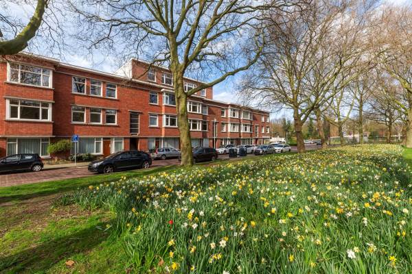 Woning Laan van Eik en Duinen 4 Den Haag