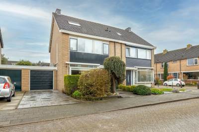 Woning Magnoliastraat 12 Puttershoek