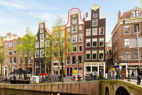 Woning Oudezijds Voorburgwal 712 Amsterdam