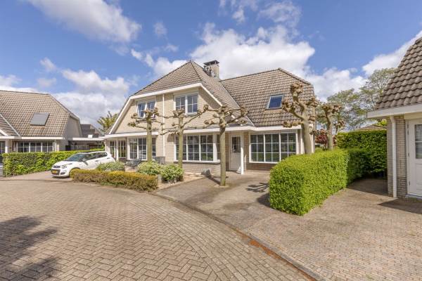 Woning Hoenderhof 18 Numansdorp