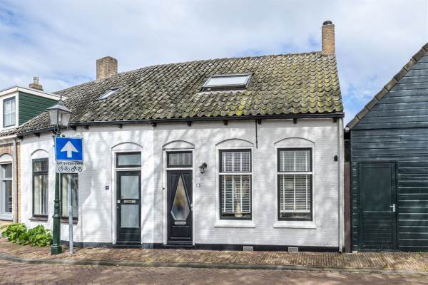 Woning Weeshuisstraat 21 Sommelsdijk