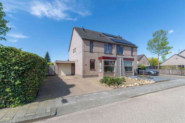Woning De Abdij 13 Kerk-Avezaath (Gem. Buren)